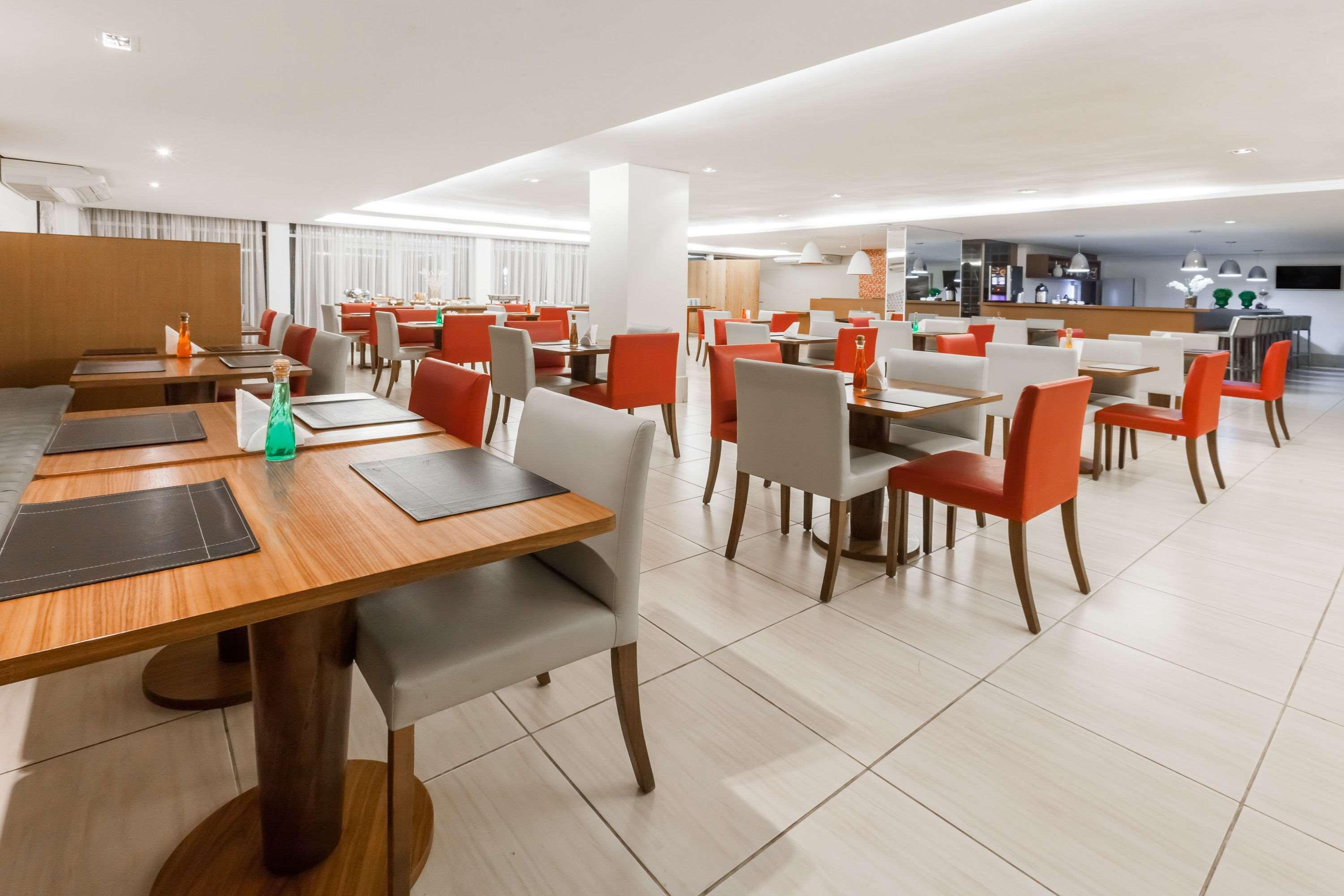 Ramada Hotel & Suites Campos Pelinca Campos dos Goytacazes Exteriör bild