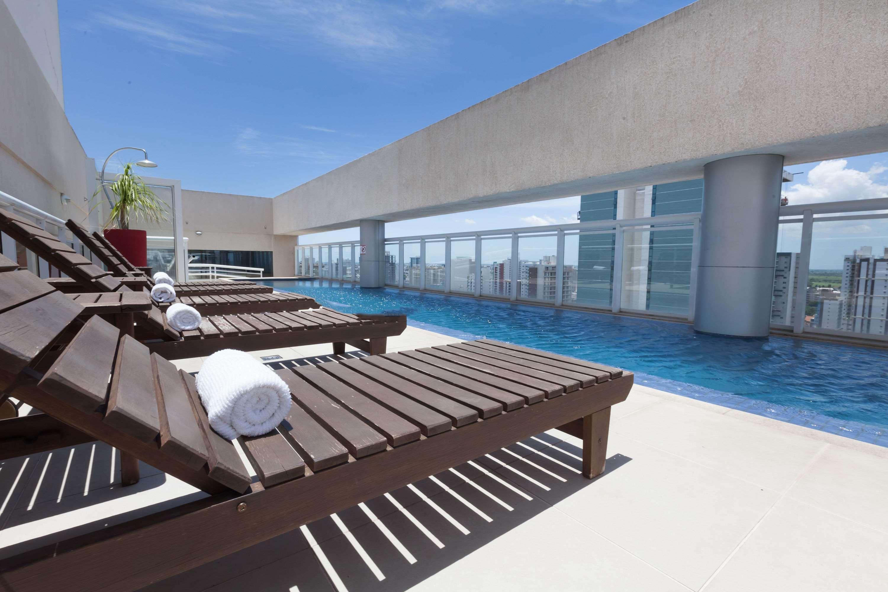 Ramada Hotel & Suites Campos Pelinca Campos dos Goytacazes Exteriör bild
