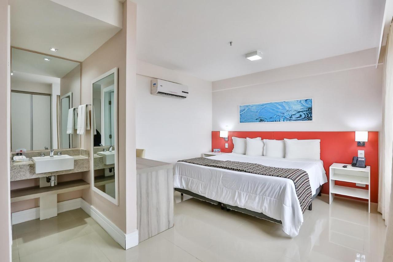 Ramada Hotel & Suites Campos Pelinca Campos dos Goytacazes Exteriör bild