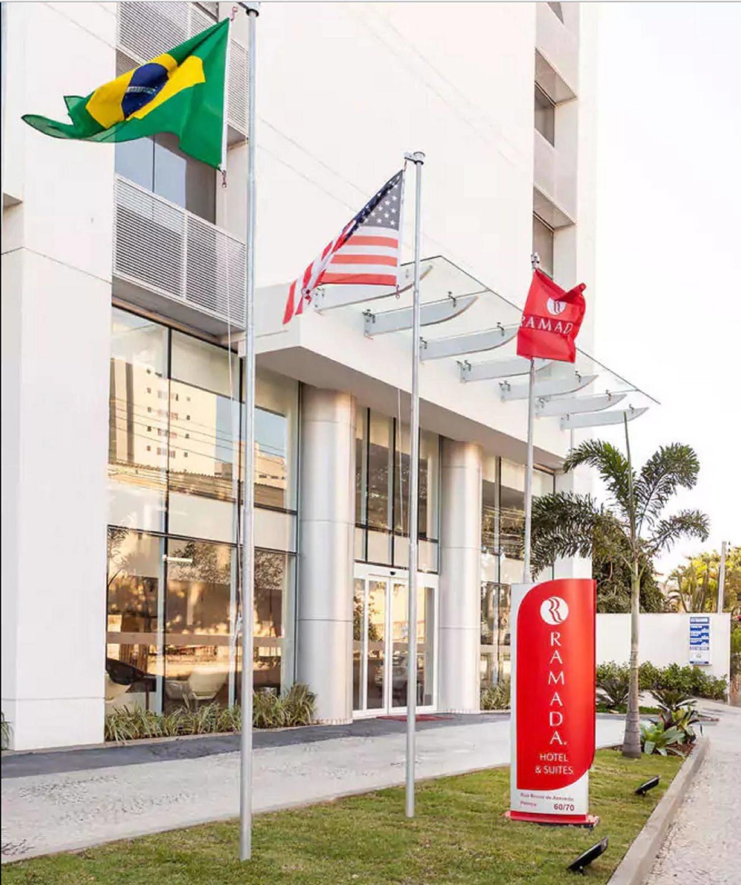Ramada Hotel & Suites Campos Pelinca Campos dos Goytacazes Exteriör bild